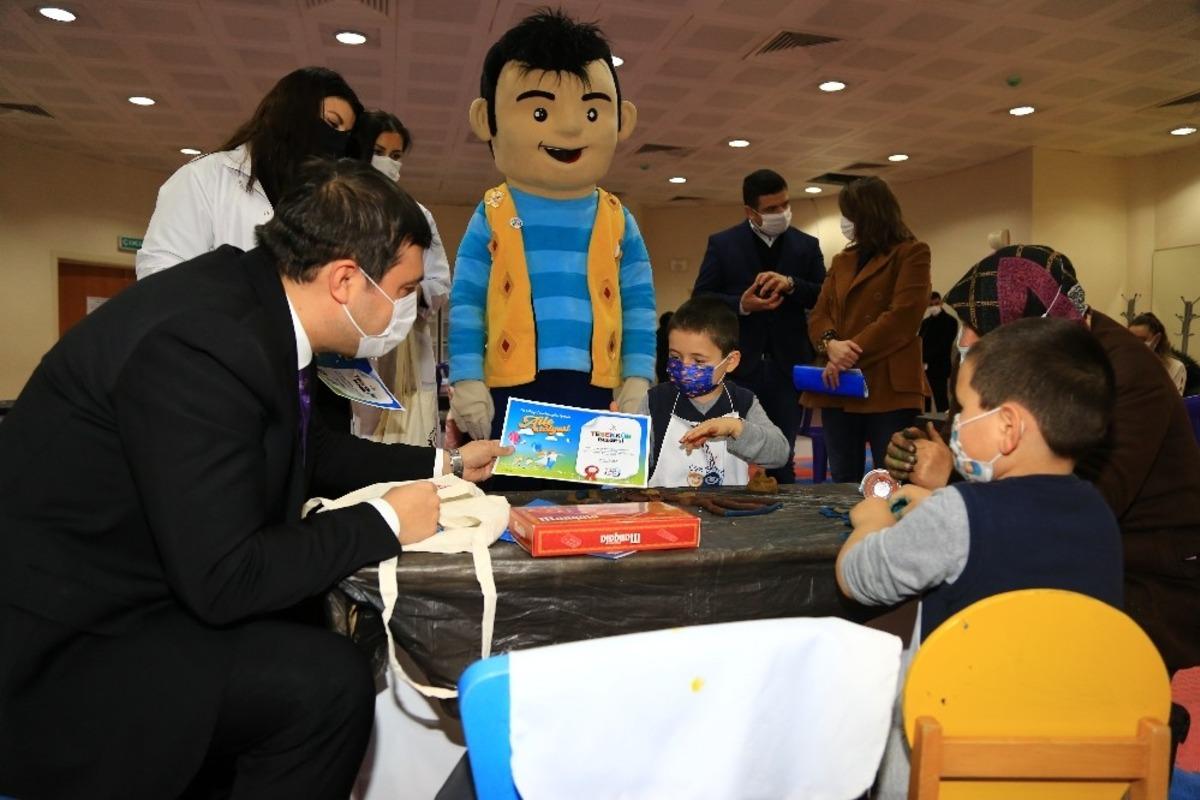 Başkan &Ccedil;akın, &ccedil;ocuklara teşekk&uuml;r belgesi verdi