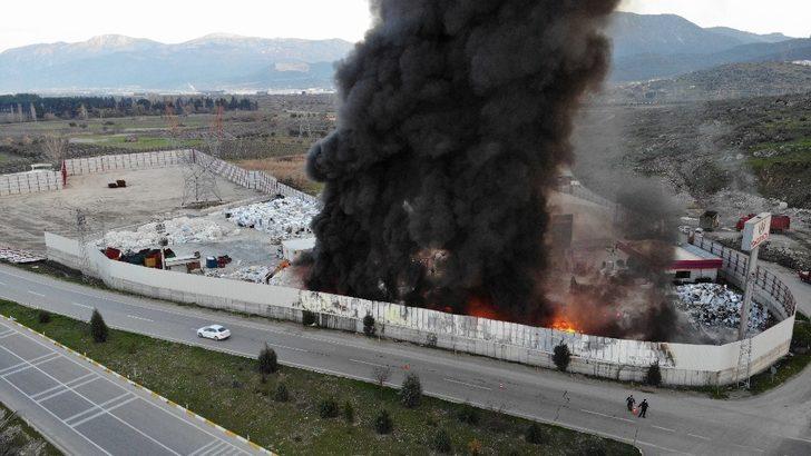 Manisa’da geri dönüşüm tesisinde yangın G1