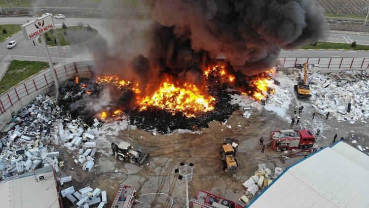 Manisa’da geri dönüşüm tesisinde yangın G3