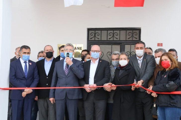 Edremit’te Atataürk Heykeli ve halk kütüphanesi açıldı G2