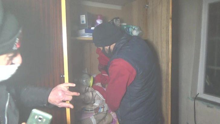 Alevlere teslim olan evine girip paralarını kurtarmaya çalıştı G1