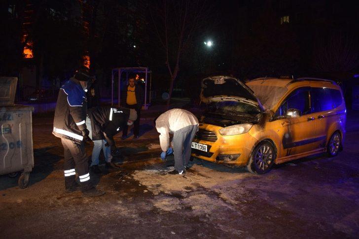 Tartıştığı kişinin aracına benzin döküp ateşe verdi G2