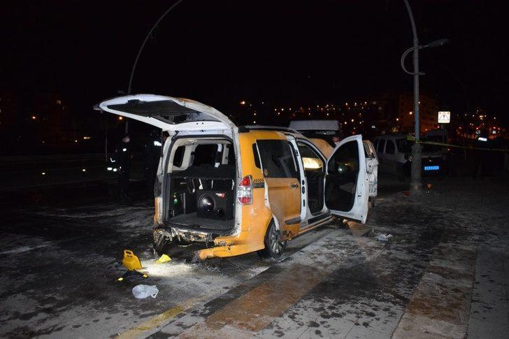 Tartıştığı kişinin aracına benzin döküp ateşe verdi G5