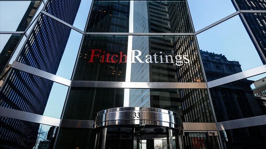 Fitch petrol fiyatları öngörüsünü yükseltti