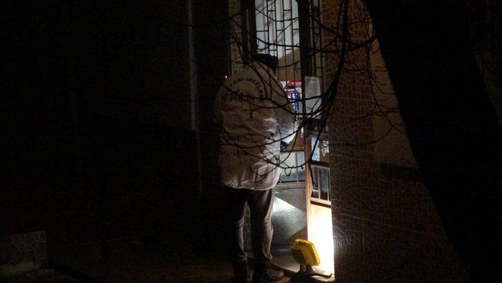 2 polis memuru, gürültü şikayetine gittikleri evde bıçaklanarak yaralandı G4