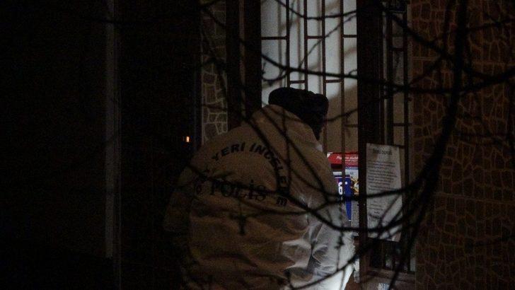 2 polis memuru, gürültü şikayetine gittikleri evde bıçaklanarak yaralandı G5