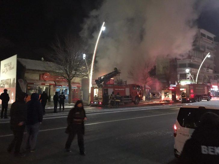 Tüp patlaması sonucu çıkan yangında 3 iş yeri yandı G3