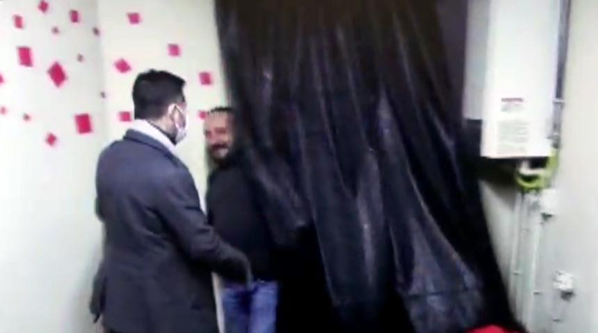 Kumar oynayan 37 kişi suçüstü yakalandı! 1 kişi perdenin arkasına saklanmaya çalıştı