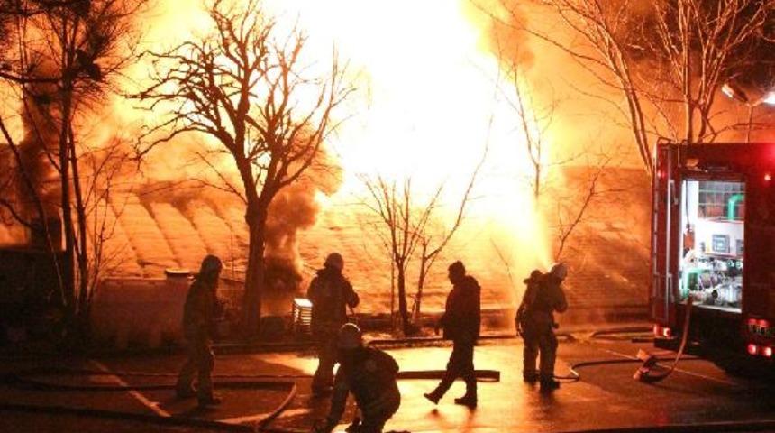 Boğaziçi Üniversitesi'ndeki kafede yangın! 