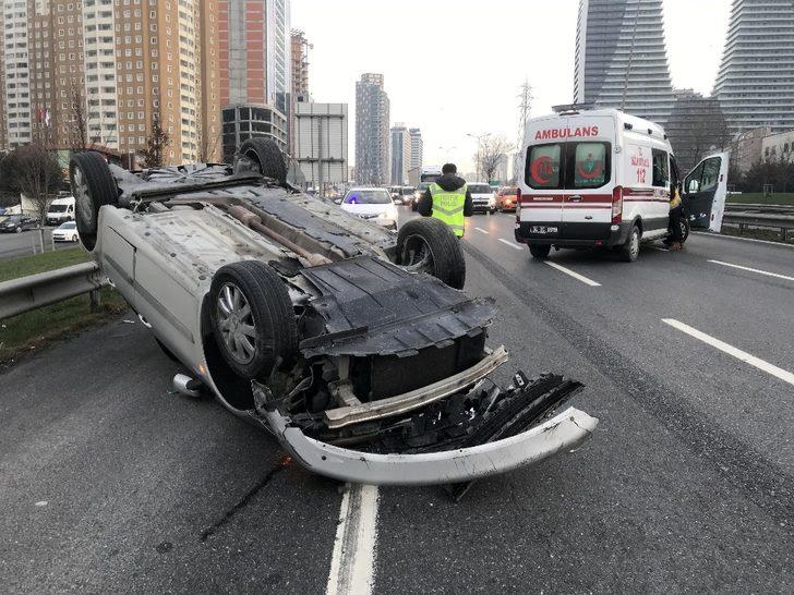 Kısıtlama günü boş yolda araç takla attı G2