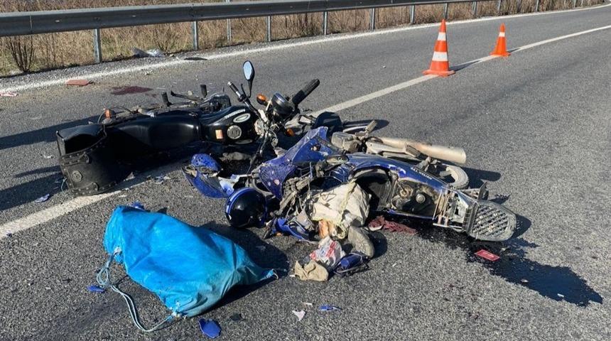 Kazada ağır yaralanan motosiklet s&uuml;r&uuml;c&uuml;s&uuml; hayatını kaybetti