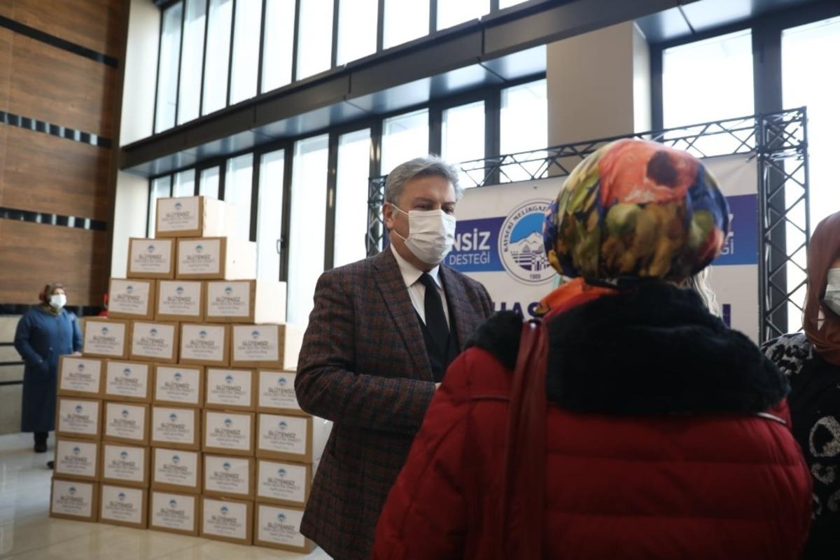 Melikgazi&rsquo;den 160 aileye gl&uuml;tensiz gıda desteği