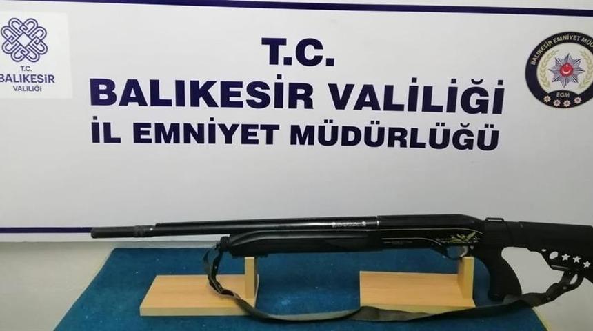 Balıkesir&rsquo;de aranan 16 şahıstan 4&rsquo;&uuml; tutuklandı