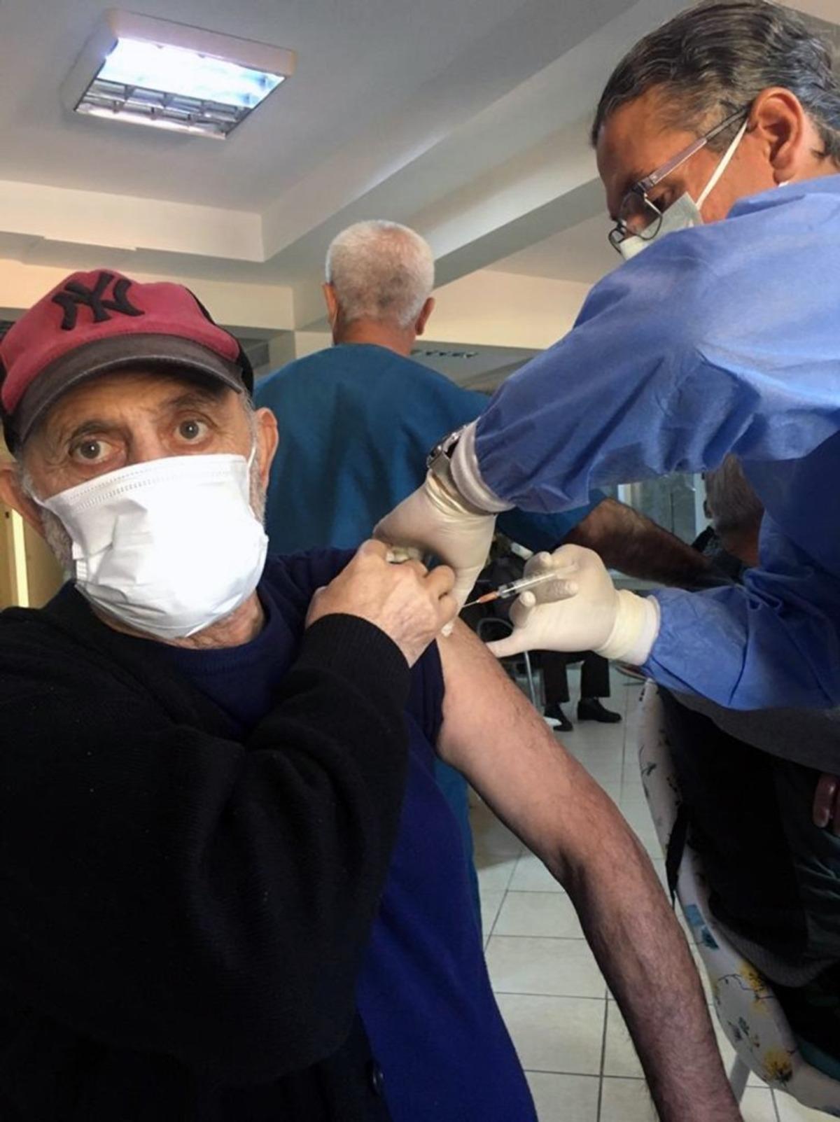 Yaşlı ve engelli bireyler ile personelin 2&rsquo;nci doz aşısı tamamlandı