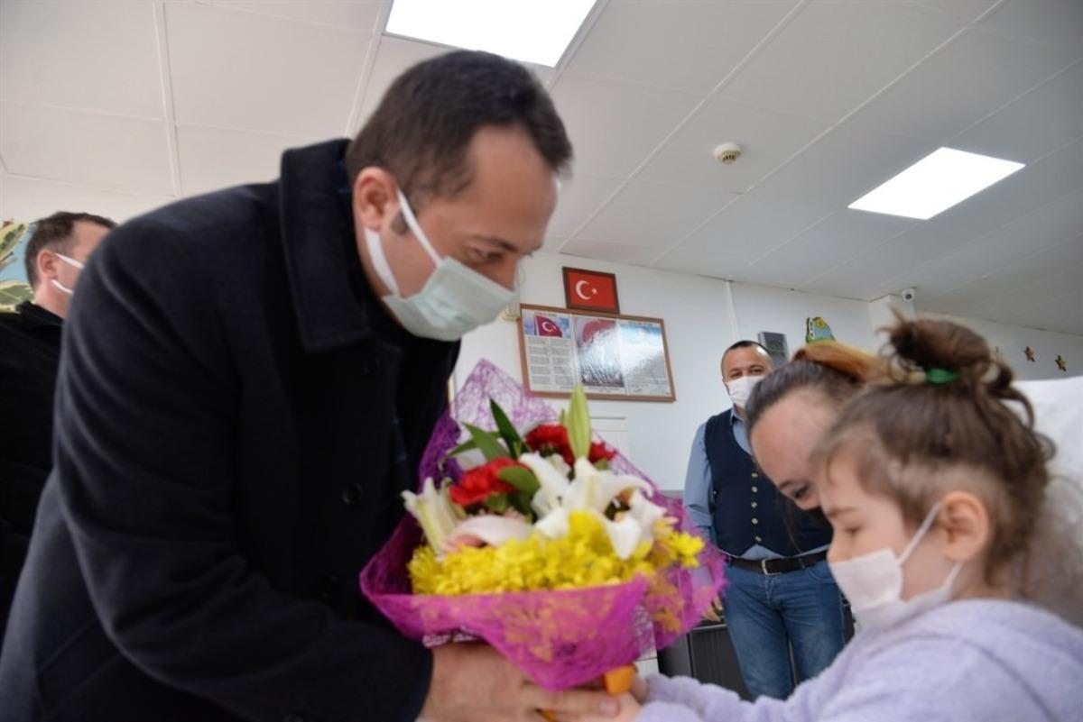 Vali Şent&uuml;rk, &ouml;zel eğitim ve rehabilitasyon merkezlerini ziyaret etti