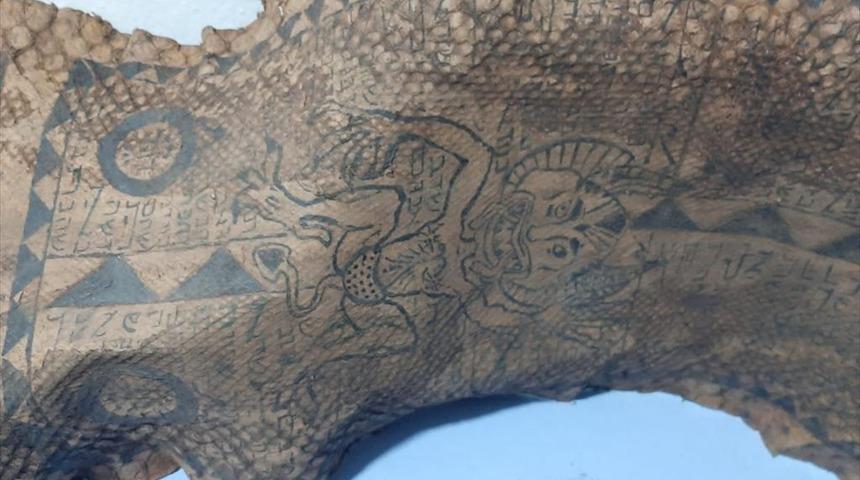 Gaziantep'te ele geçirildi! Orta Çağ'a ait ve üzerinde şeytan figürleri var