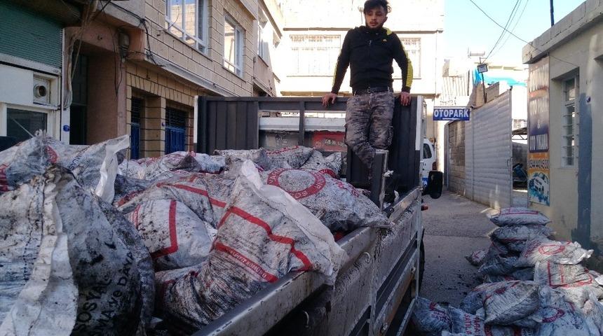 Kilis&rsquo;te 14 bin aileye k&ouml;m&uuml;r dağıtılıyor