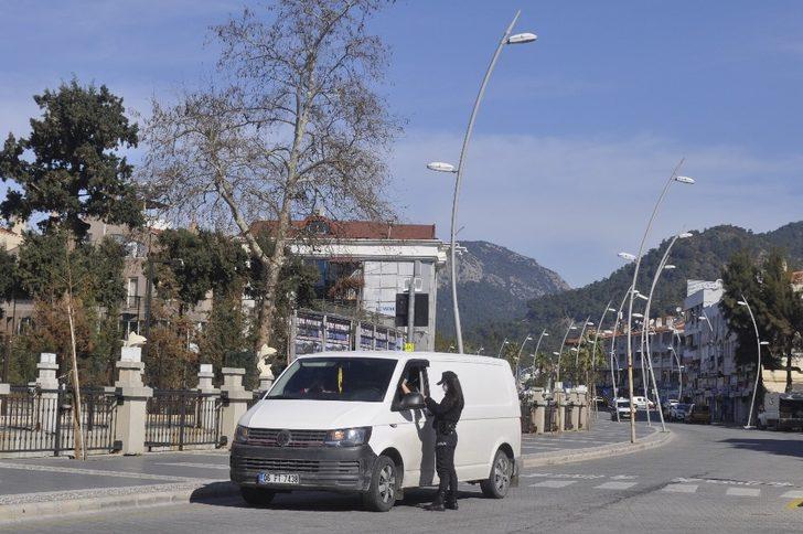 Marmaris’te kısıtlama sürecinde denetimler devam ediyor G3