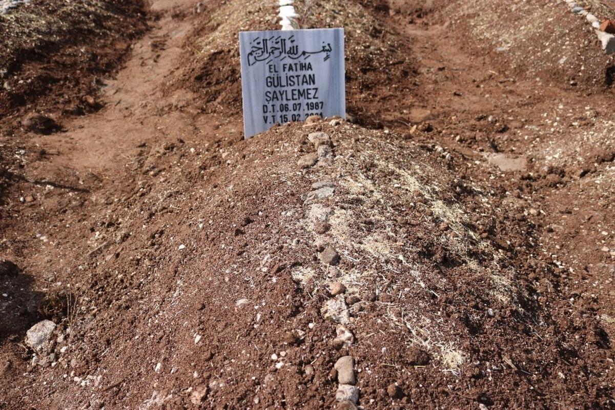 Diyarbakır&rsquo;da kardeşi tarafından &ouml;ld&uuml;r&uuml;len G&uuml;listan Şaylemez toprağa verildi