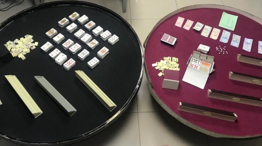 Kumar oynayan şahıslara polislerden su&ccedil;&uuml;st&uuml;