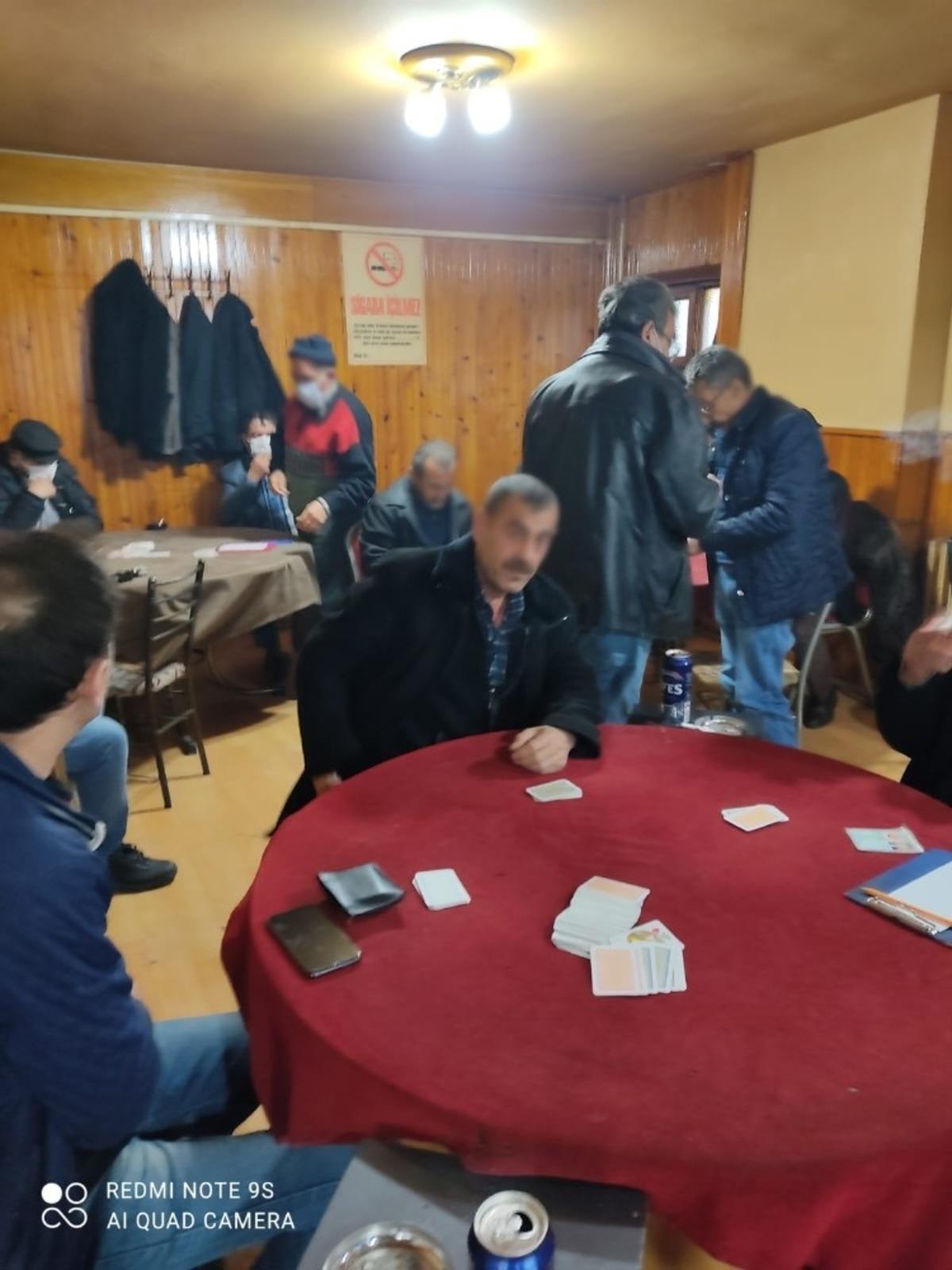 Kısıtlamada ceza yememek i&ccedil;in &ccedil;atıya saklandılar