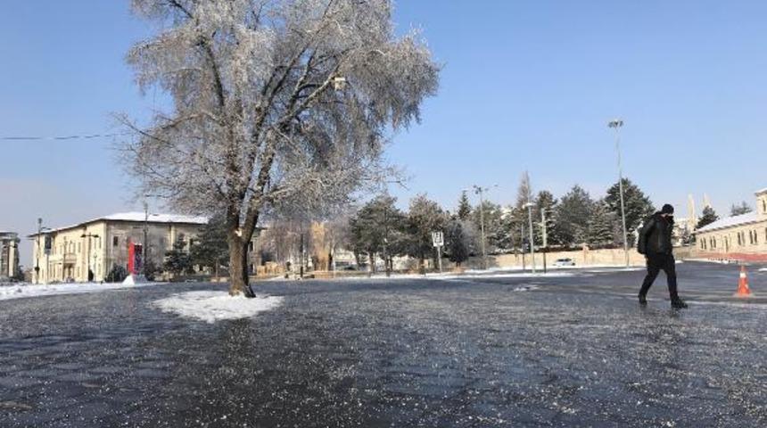 Sivas buz kesti! Eksi 16 derece