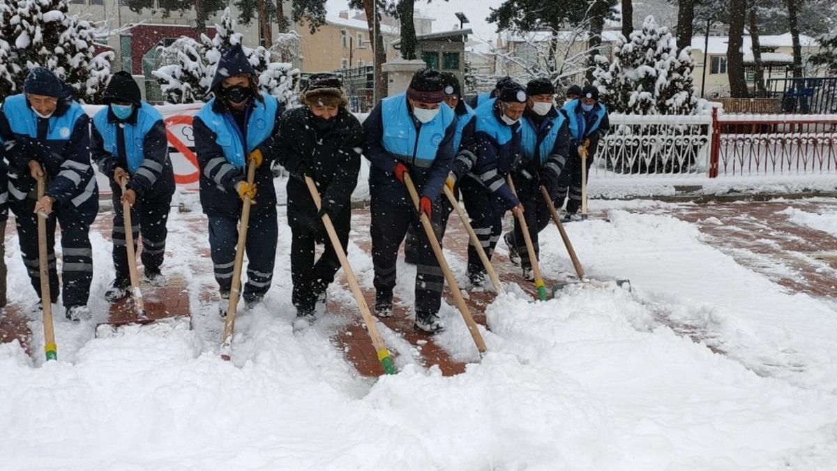 Erciş&rsquo;te yoğun kar yağışı