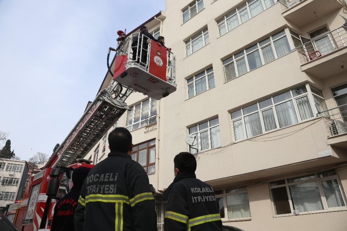 Ekipleri alarma ge&ccedil;iren vatandaş, evinde uyurken bulundu