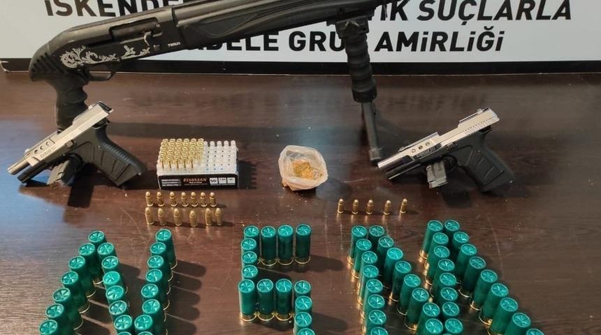 Uyuşturucu operasyonda 2 ş&uuml;pheli g&ouml;zaltına alındı