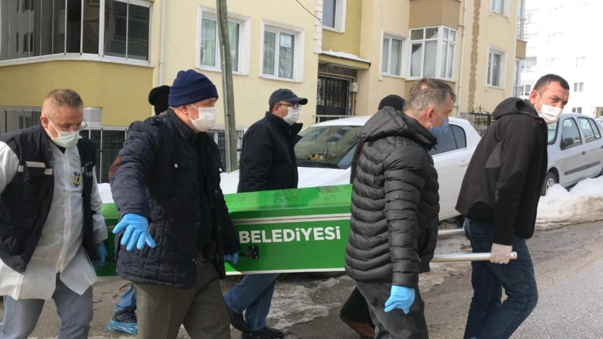 Kendisinden haber alınamıyordu, evinde &ouml;l&uuml; bulundu