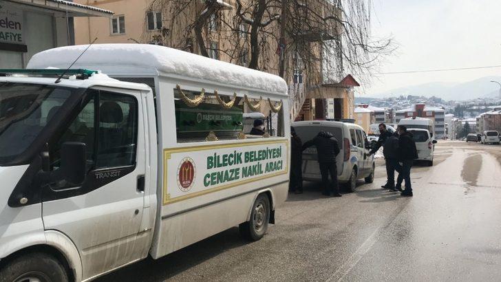 Kendisinden haber alınamıyordu, evinde ölü bulundu G3