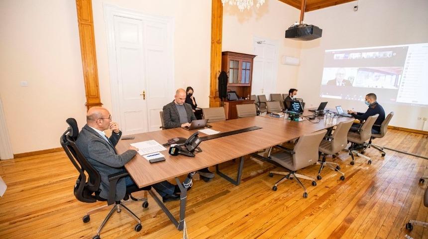 Başkan Soyer &ldquo;D&ouml;n&uuml;ş&uuml;m Evde Başlar&rdquo; panelinde konuştu: &ldquo;Suyu bilin&ccedil;sizce t&uuml;ketiyoruz&rdquo;