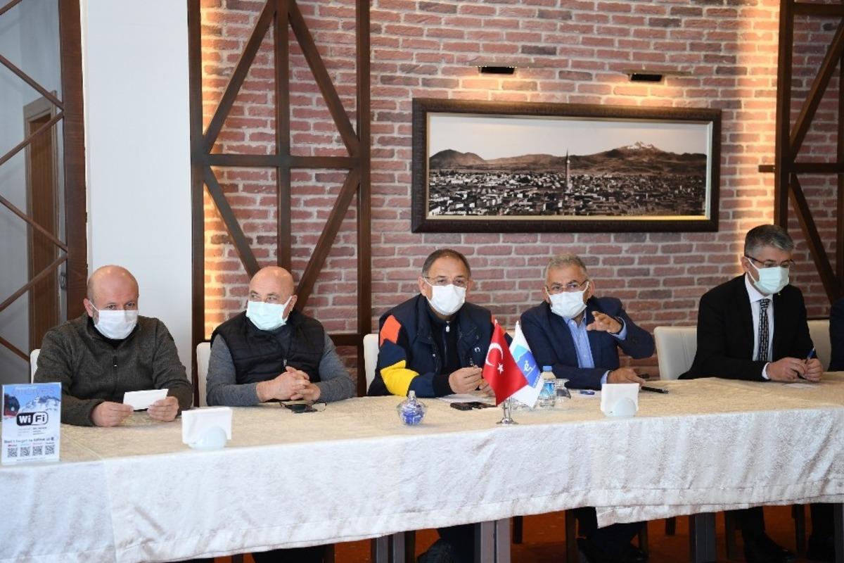 Başkan B&uuml;y&uuml;kkılı&ccedil;&rsquo;tan &Ouml;zhaseki&rsquo;ye zirvede &rsquo;Yatırım&rsquo; sunumu