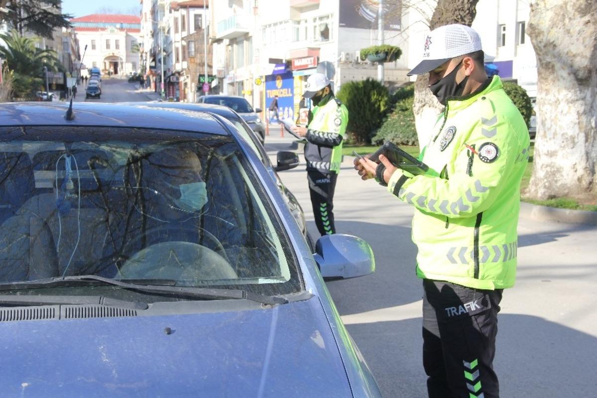 Sinop&rsquo;ta polis kısıtlamada gezmeye &ccedil;ıkanlara fırsat vermedi