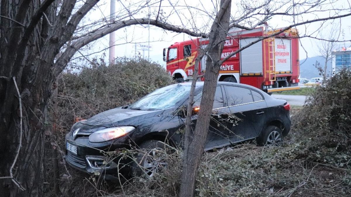 Alkoll&uuml; s&uuml;r&uuml;c&uuml; direksiyon hakimiyetini kaybedince şarampole u&ccedil;tu