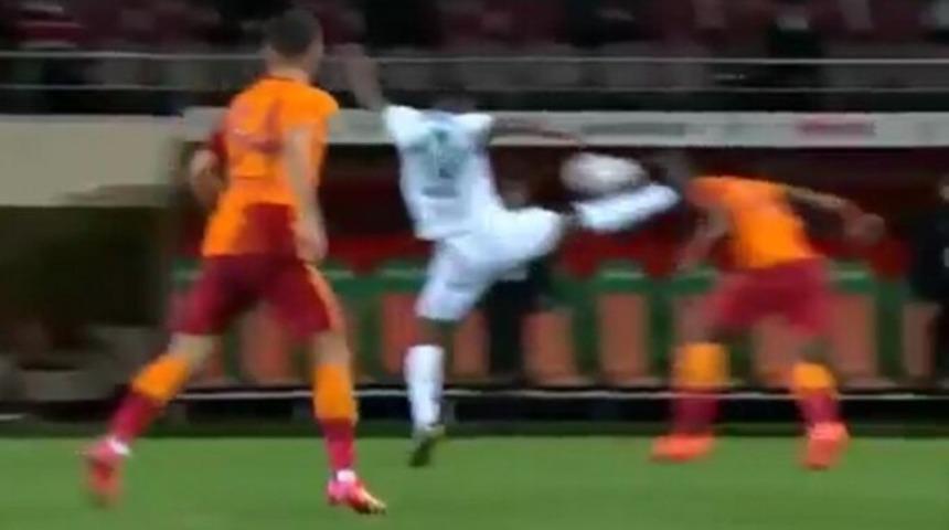 Galatasaray'dan kırmızı kart paylaşımı