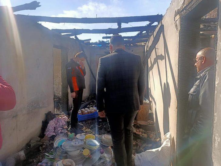 Bucak’da çıkan yangında ev kullanılamaz hale geldi G2