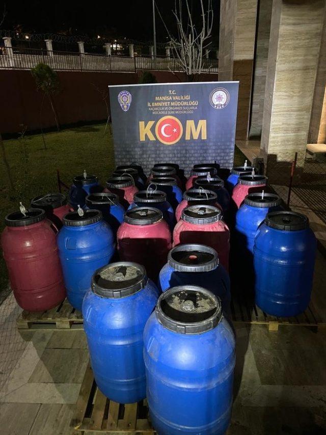 Manisa’da 3 ton sahte içki ele geçirildi 1