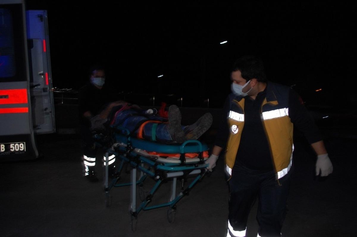 &Ccedil;orlu&rsquo;da iki ara&ccedil; &ccedil;arpıştı: 4 yaralı