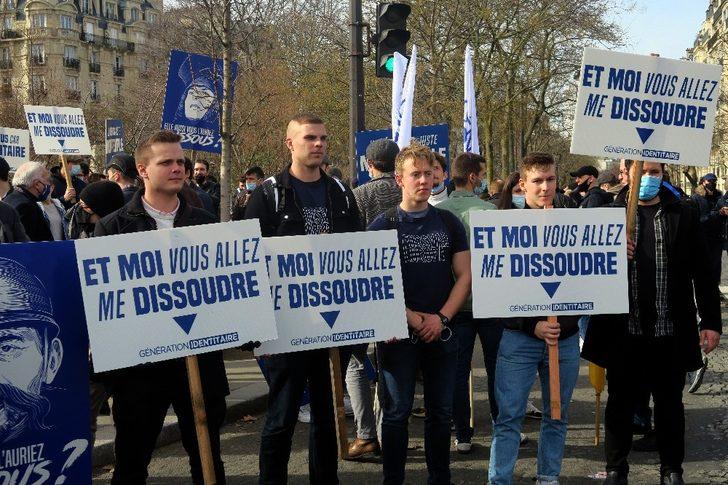 Fransa’da göçmen karşıtı grup Kimlikçi Nesil’in feshedilmesi protesto edildi G3