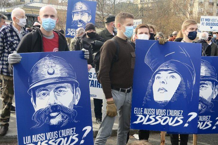 Fransa’da göçmen karşıtı grup Kimlikçi Nesil’in feshedilmesi protesto edildi G4