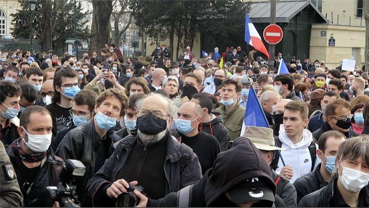 Fransa’da göçmen karşıtı grup Kimlikçi Nesil’in feshedilmesi protesto edildi G5