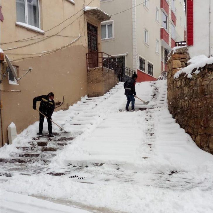 Bayburt’ta karla mücadelede yoğun mesai G3