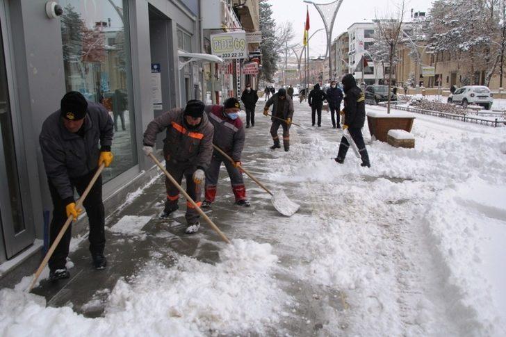 Bayburt’ta karla mücadelede yoğun mesai G4