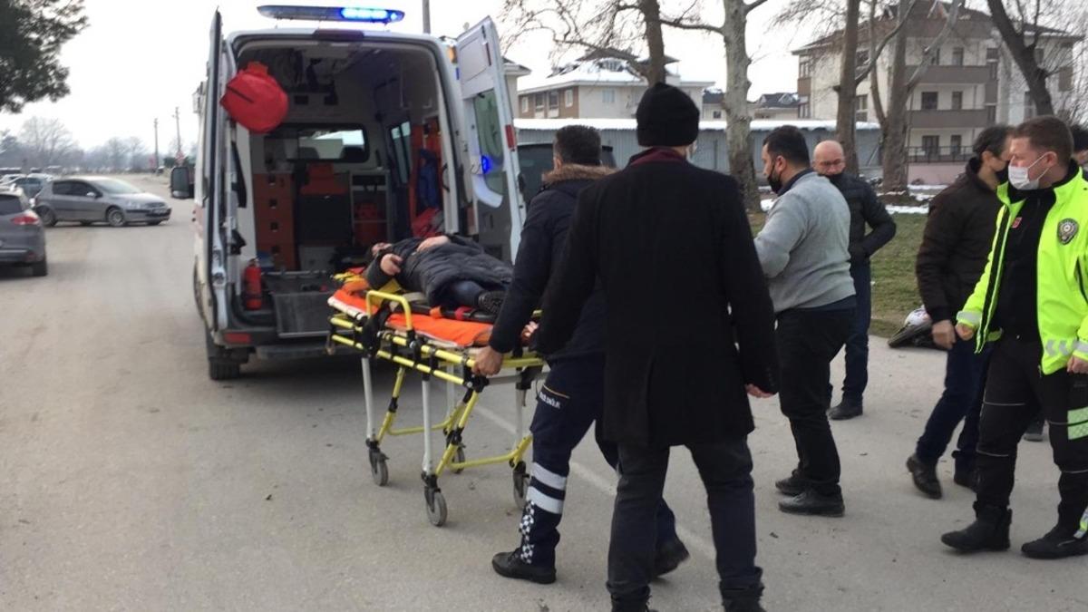 Otomobil ile elektrikli bisiklet &ccedil;arpıştı: 2 yaralı