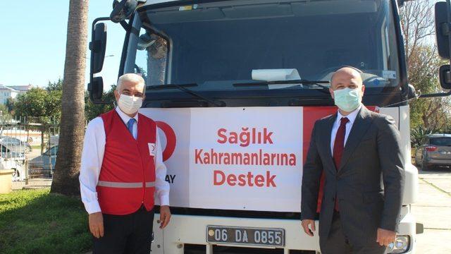 Kızılay’dan sağlık kahramanlarına destek