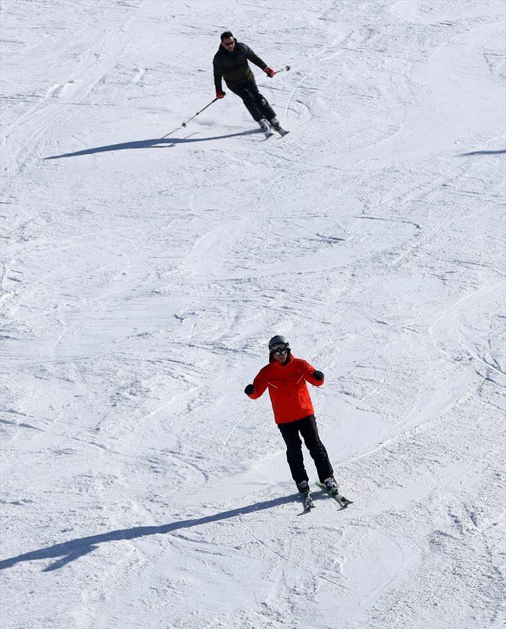 GRAFİKLİ - KIŞ TURİZMİNİN GÖZDE MERKEZLERİ - Köroğlu Dağları'nın zirvesindeki kayak merkezi: Kartalkaya G2