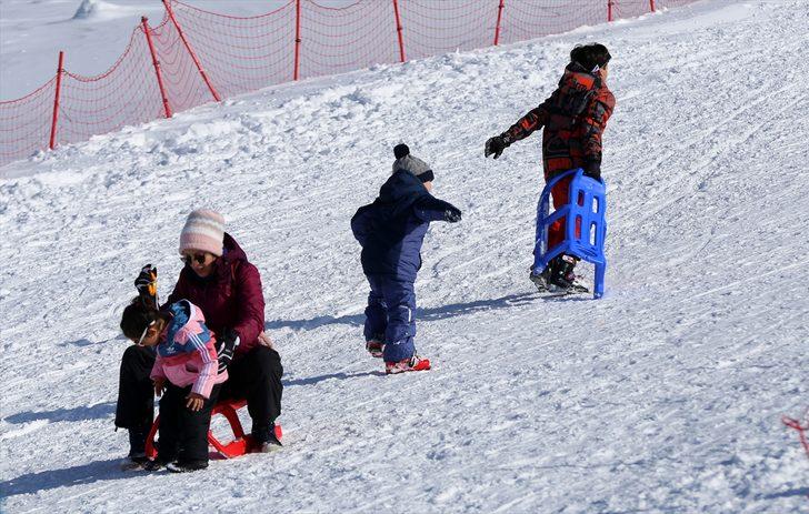 GRAFİKLİ - KIŞ TURİZMİNİN GÖZDE MERKEZLERİ - Köroğlu Dağları'nın zirvesindeki kayak merkezi: Kartalkaya G5
