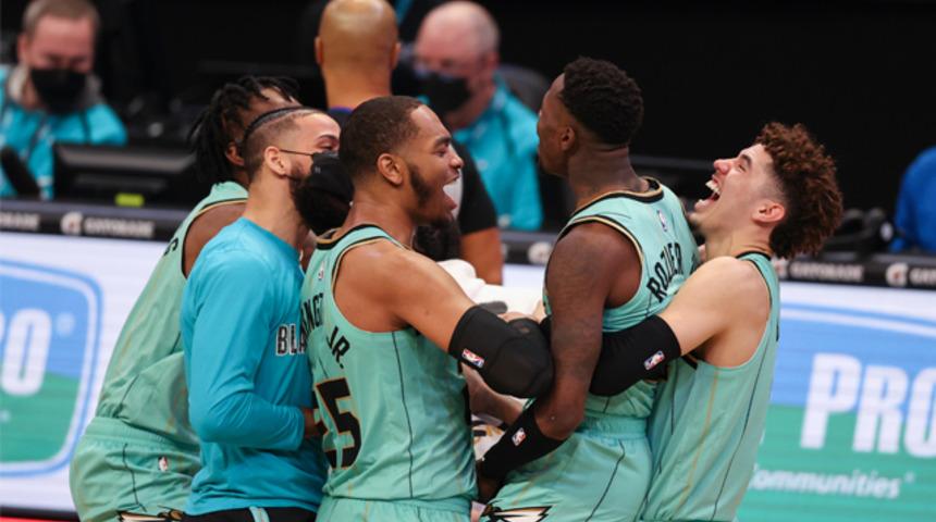 Charlotte Hornets son saniyede kazandı