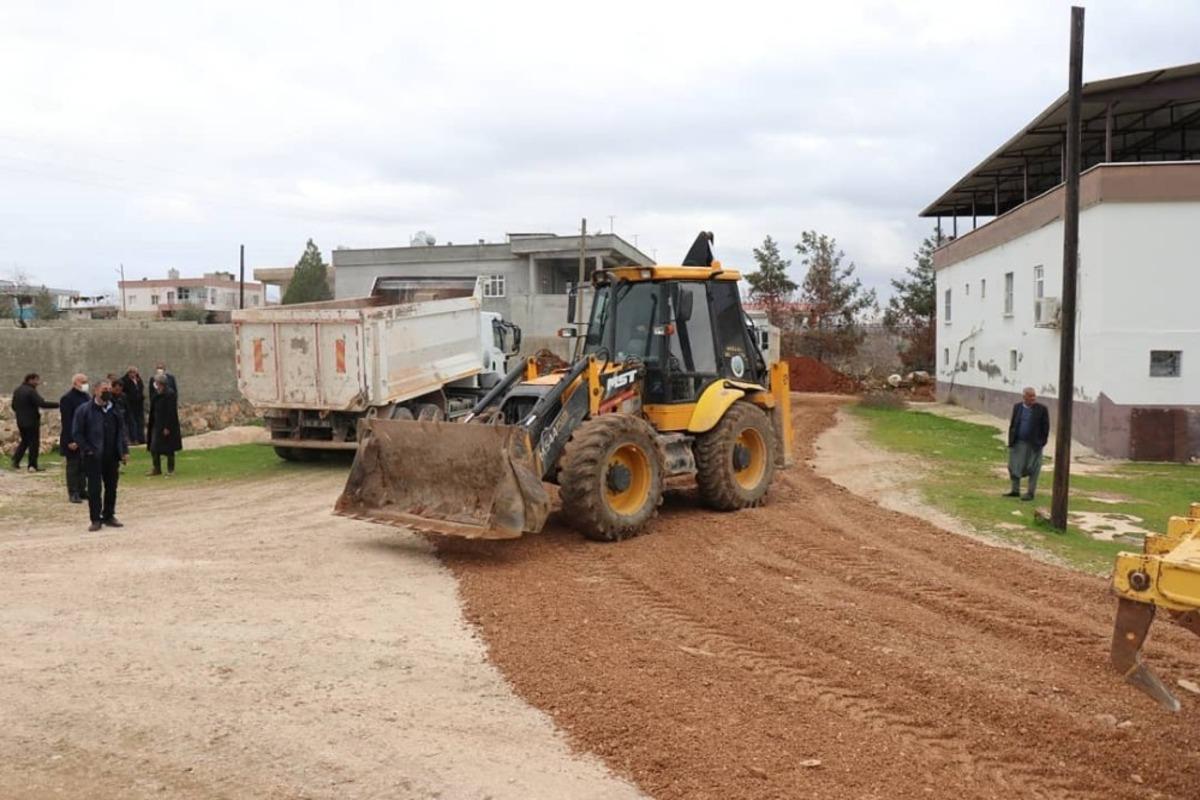Bozova&rsquo;da yol yapım &ccedil;alışmaları devam ediyor